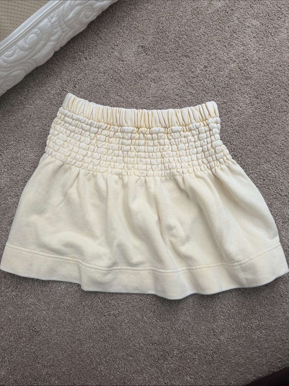 Aerie Smocked Waist Cream Mini Skirt- size XS